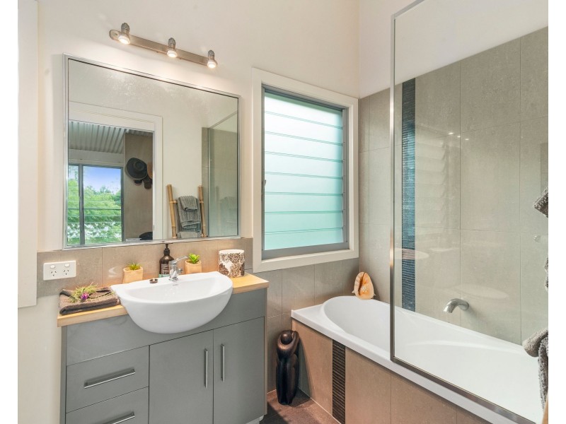 2 Hide A Way, Currumbin Valley QLD 4223