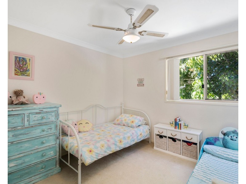 2/5 Leyte Avenue, Palm Beach QLD 4221