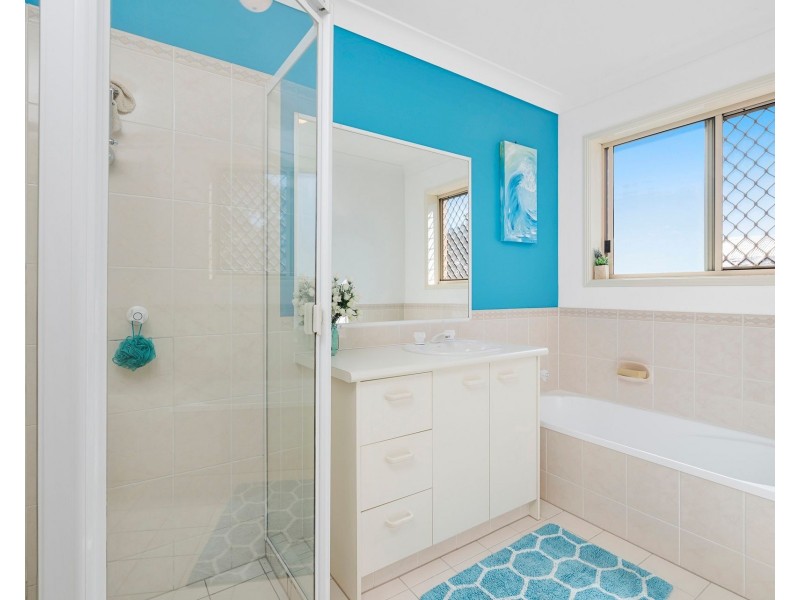 2/5 Leyte Avenue, Palm Beach QLD 4221