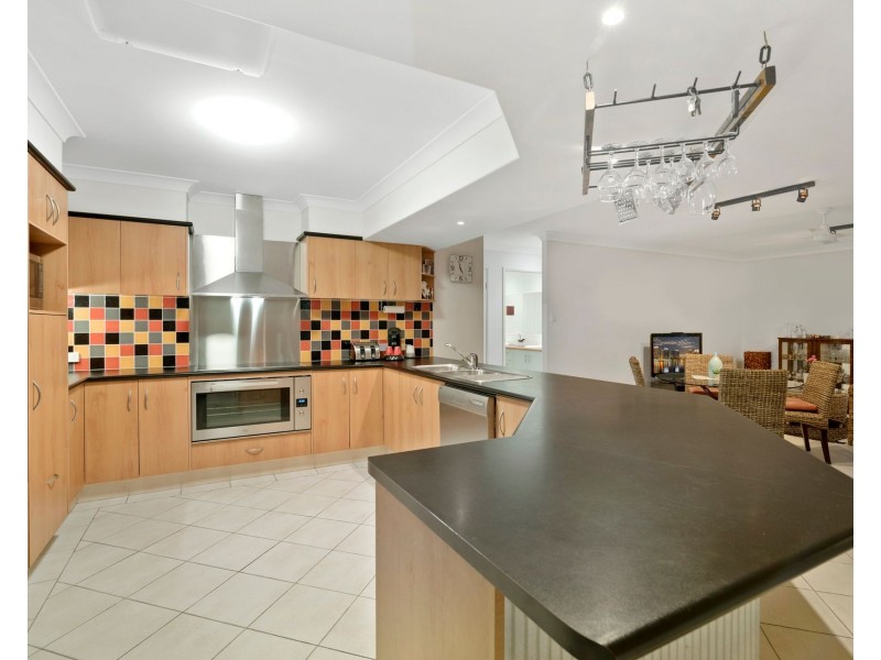 4 Forest Court, Elanora QLD 4221