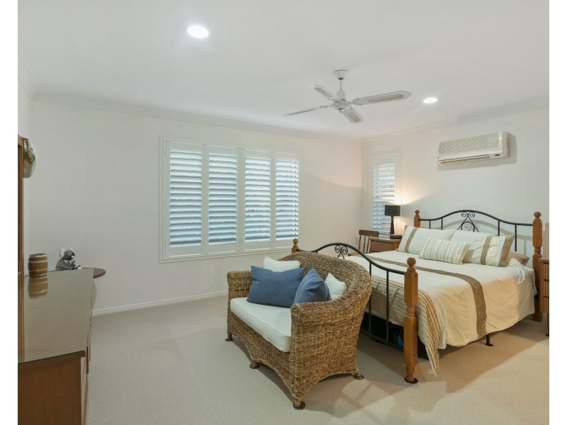 4 Forest Court, Elanora QLD 4221