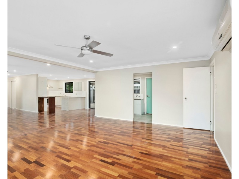 16 Colvillea Court, Palm Beach QLD 4221