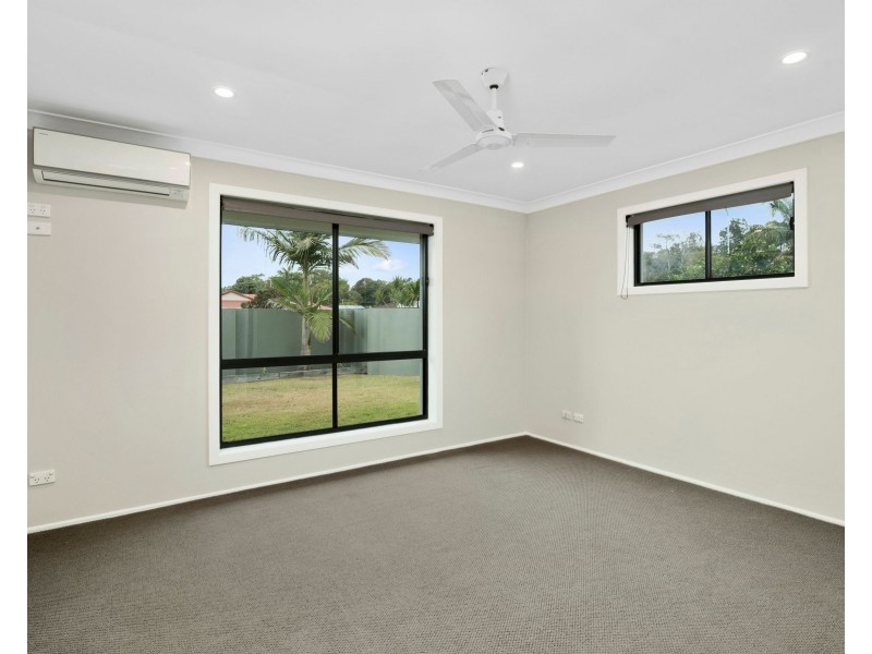 16 Colvillea Court, Palm Beach QLD 4221