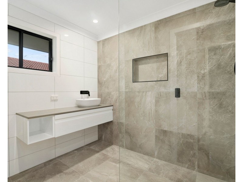 16 Colvillea Court, Palm Beach QLD 4221