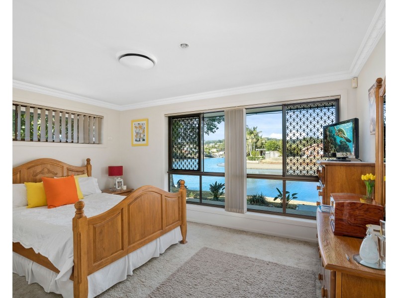 18 Harris Court, Currumbin Waters QLD 4223