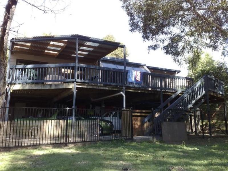 16 currant Street, Elanora QLD 4221