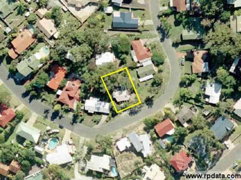 16 currant Street, Elanora QLD 4221