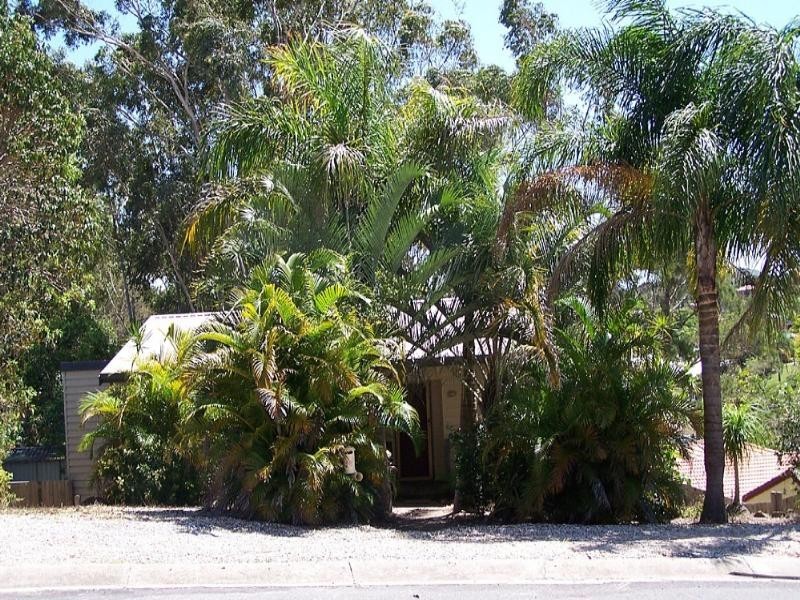 16 currant Street, Elanora QLD 4221