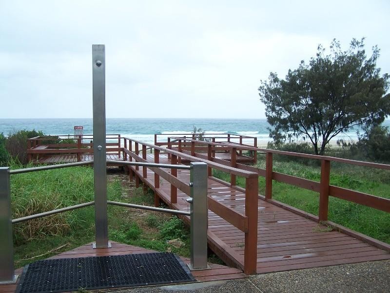 1/206 Pacific Parade, Bilinga QLD 4225