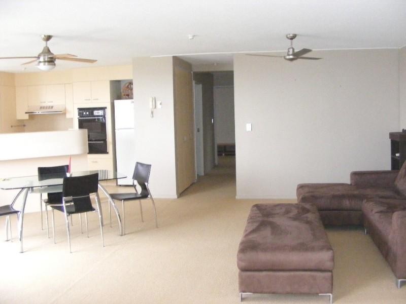 6W/828 Pacific Parade, Currumbin QLD 4223