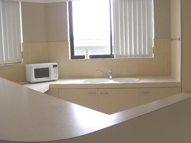 6W/828 Pacific Parade, Currumbin QLD 4223