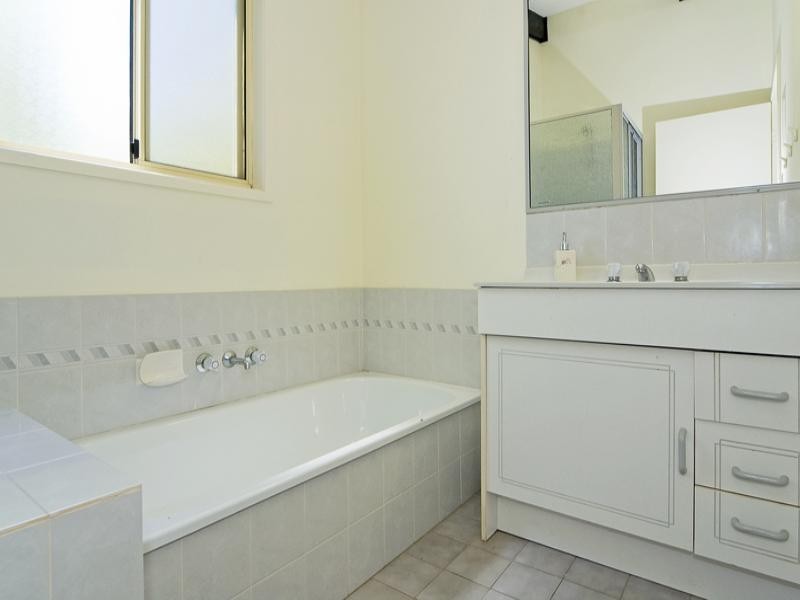 6 Wiluna Court, Elanora QLD 4221