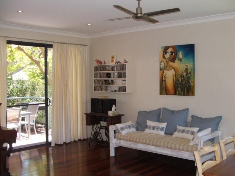 4 Sanctuary Crest, Currumbin QLD 4223