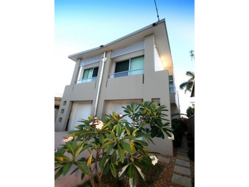 2/38 Twenty Fourth Avenue, Palm Beach QLD 4221