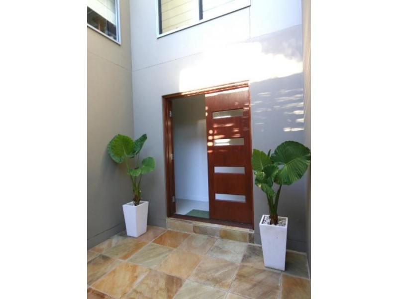 2/38 Twenty Fourth Avenue, Palm Beach QLD 4221