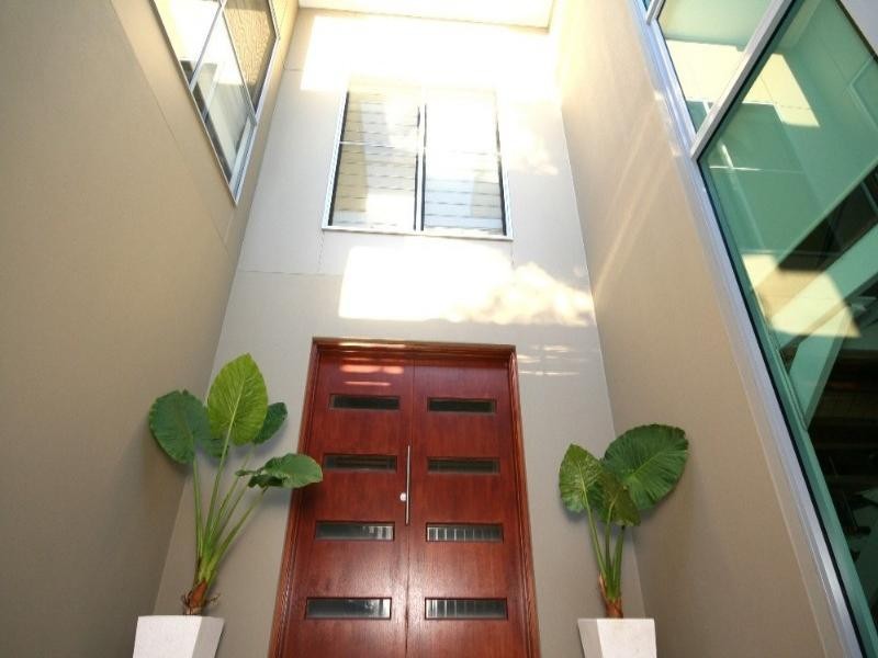 2/38 Twenty Fourth Avenue, Palm Beach QLD 4221