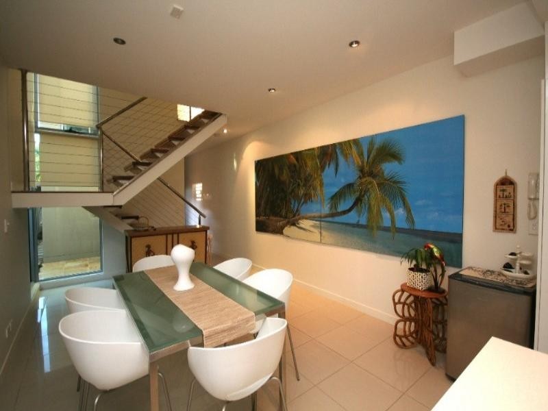 2/38 Twenty Fourth Avenue, Palm Beach QLD 4221