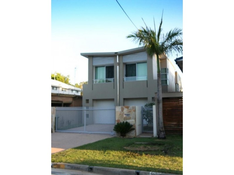 2/38 Twenty Fourth Avenue, Palm Beach QLD 4221