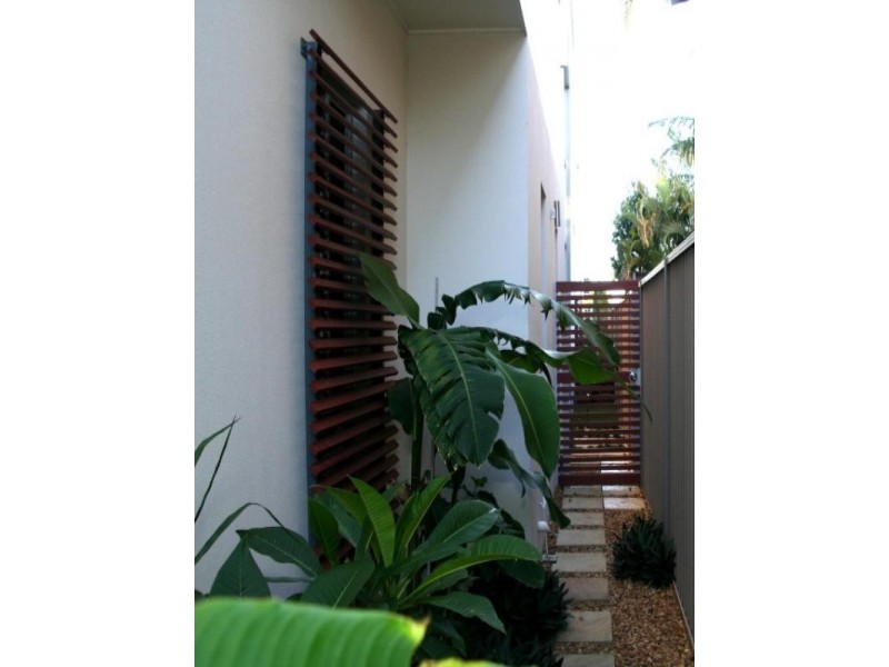 2/38 Twenty Fourth Avenue, Palm Beach QLD 4221