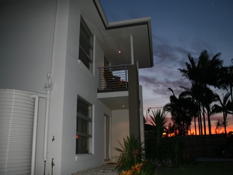 32a Fourteenth Avenue, Palm Beach QLD 4221