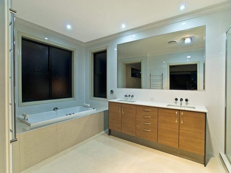 24 Tobin Way, Tallebudgera QLD 4228