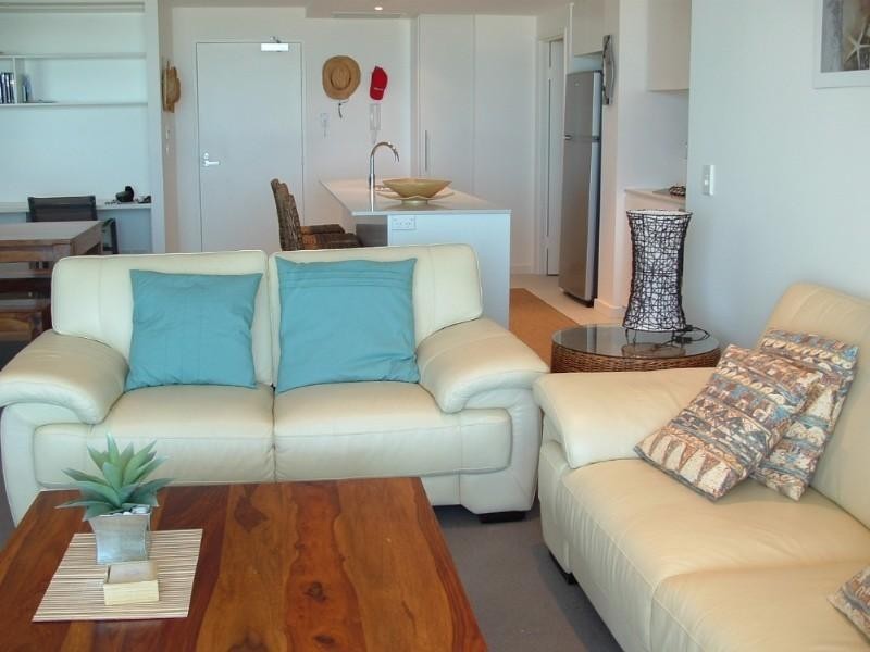 702/2 Creek Street, Kirra QLD 4225