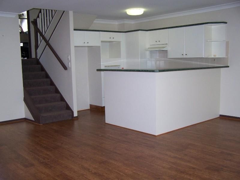 2/283 Nineteenth Avenue, Elanora QLD 4221