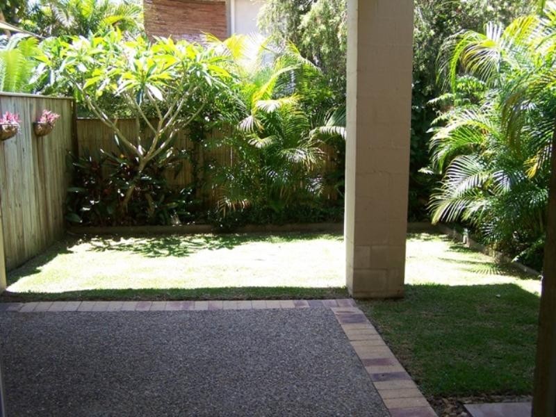 2/283 Nineteenth Avenue, Elanora QLD 4221