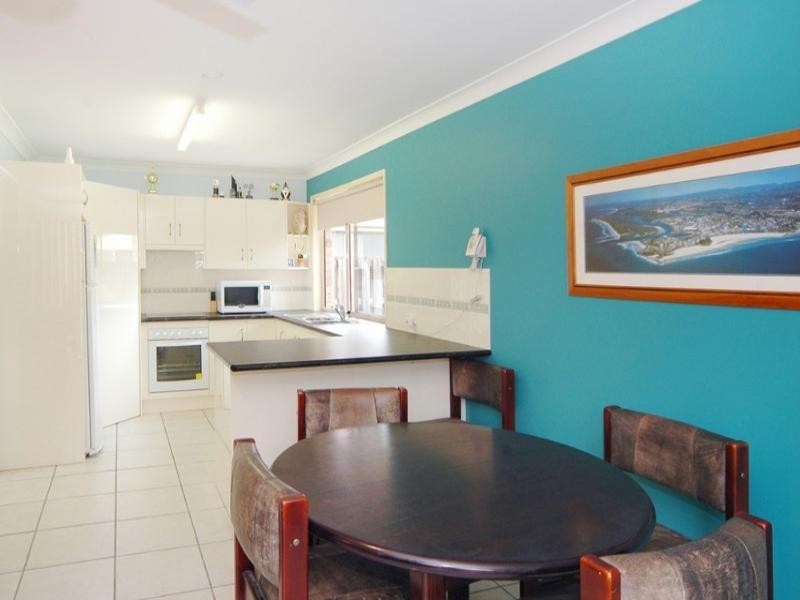 4/8 Ottelia Drive, Elanora QLD 4221