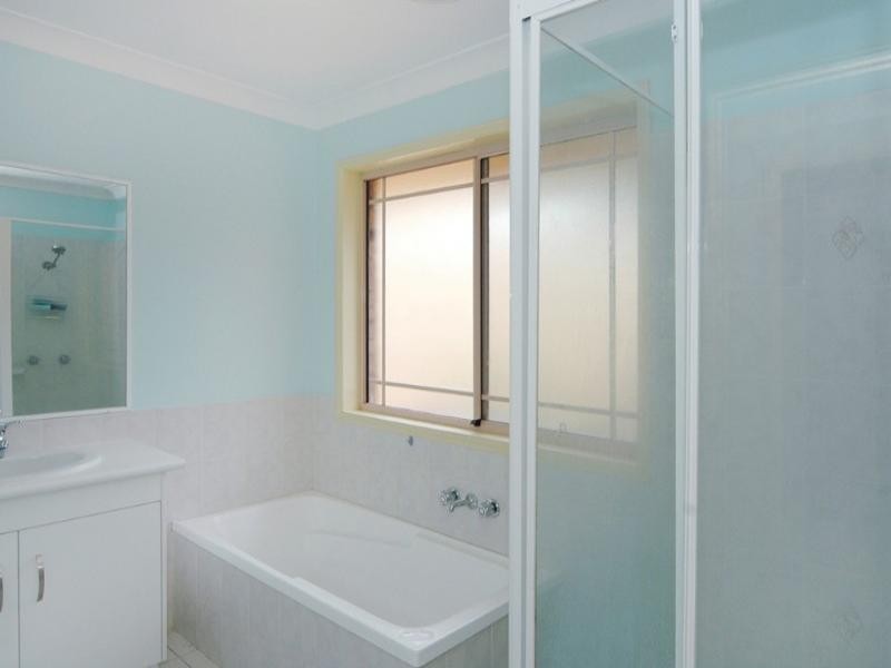 4/8 Ottelia Drive, Elanora QLD 4221