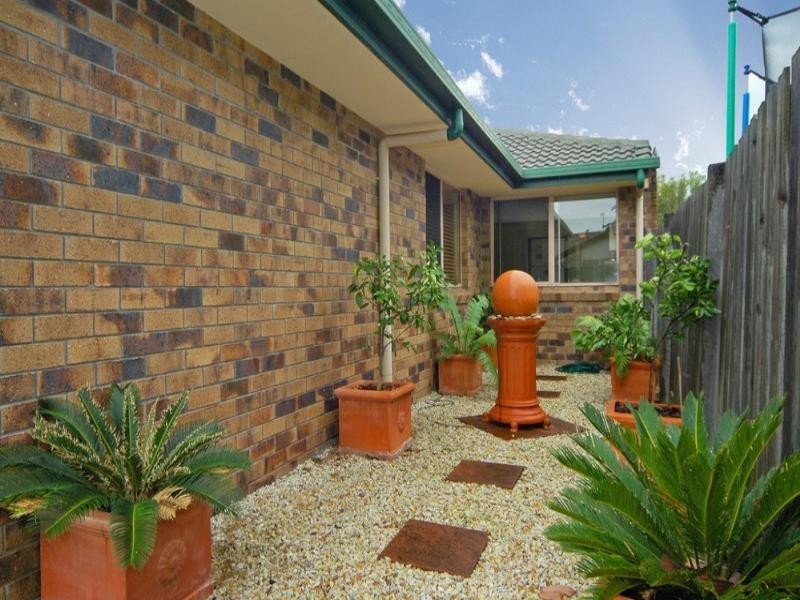 4/8 Ottelia Drive, Elanora QLD 4221