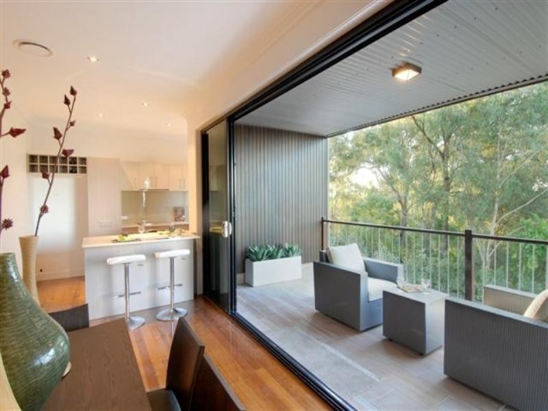 8 Sanctuary Crest, Currumbin QLD 4223