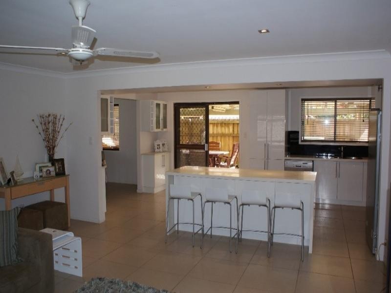 10 Kurrajong Court, Palm Beach QLD 4221