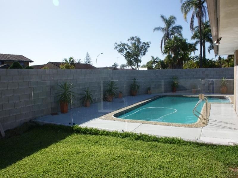 10 Kurrajong Court, Palm Beach QLD 4221