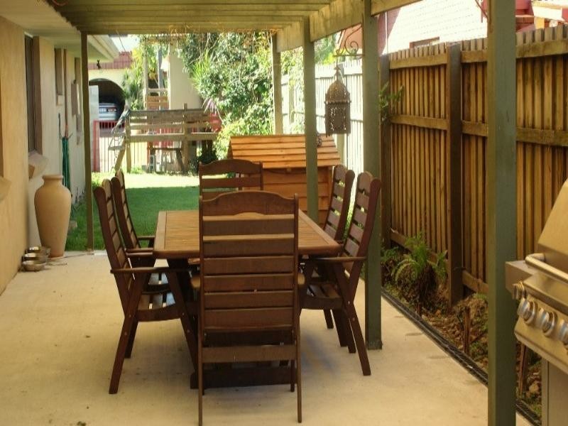 10 Kurrajong Court, Palm Beach QLD 4221