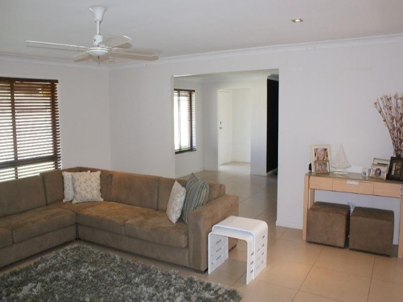 10 Kurrajong Court, Palm Beach QLD 4221