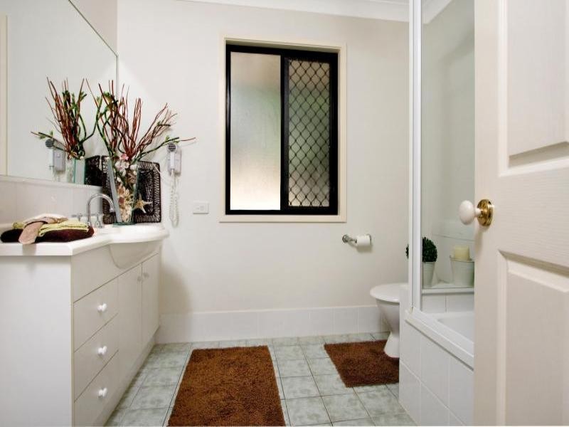 8/4 Karri Court, Burleigh Heads QLD 4220