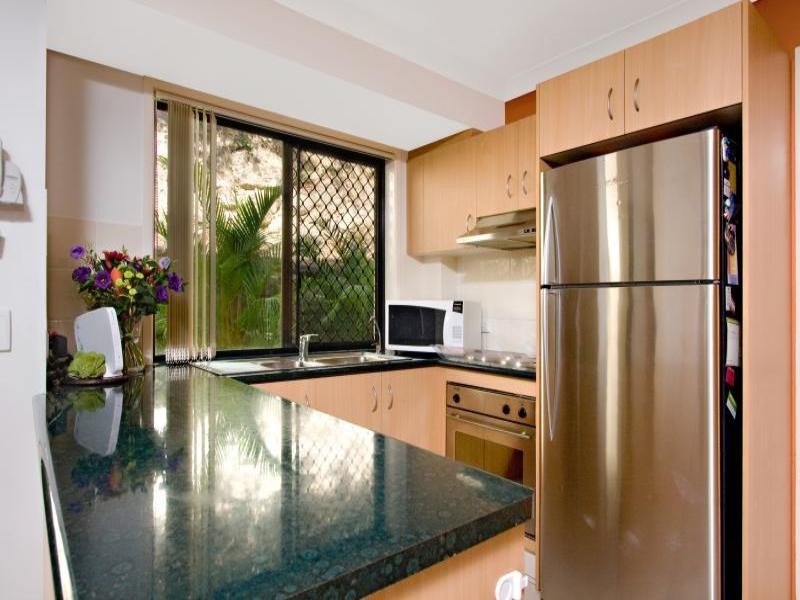 8/4 Karri Court, Burleigh Heads QLD 4220