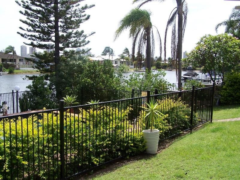 93 Te Peters Drive, Broadbeach QLD 4218