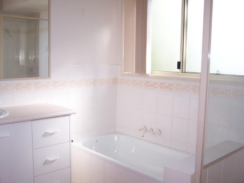 2/16 Molucca Avenue, Palm Beach QLD 4221