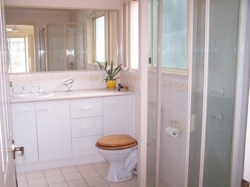 2/16 Molucca Avenue, Palm Beach QLD 4221