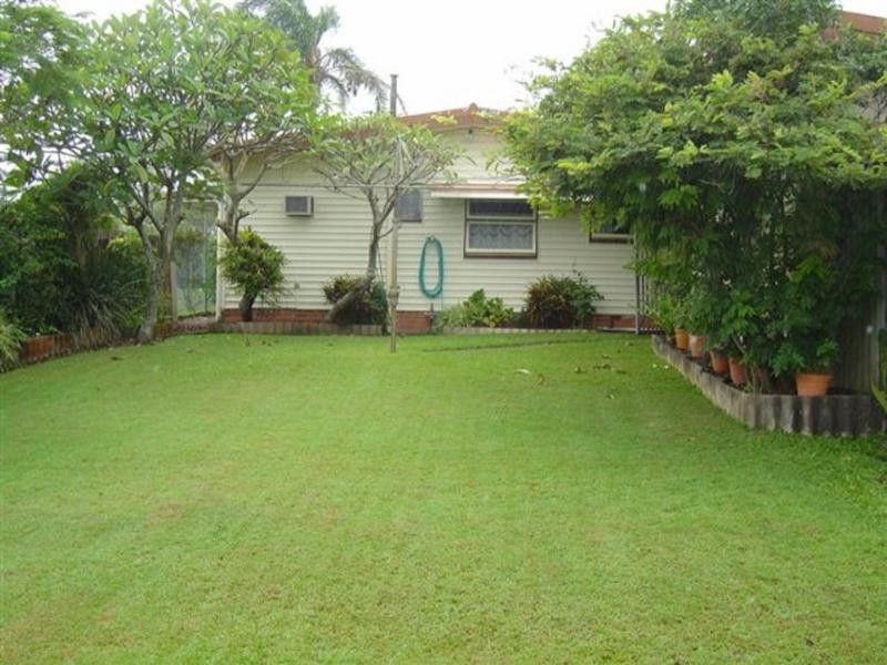 320 Adina Avenue, Bilinga QLD 4225