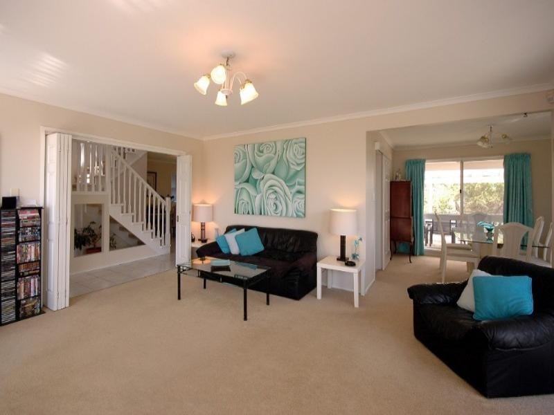 40 Buckingham Way, Elanora QLD 4221