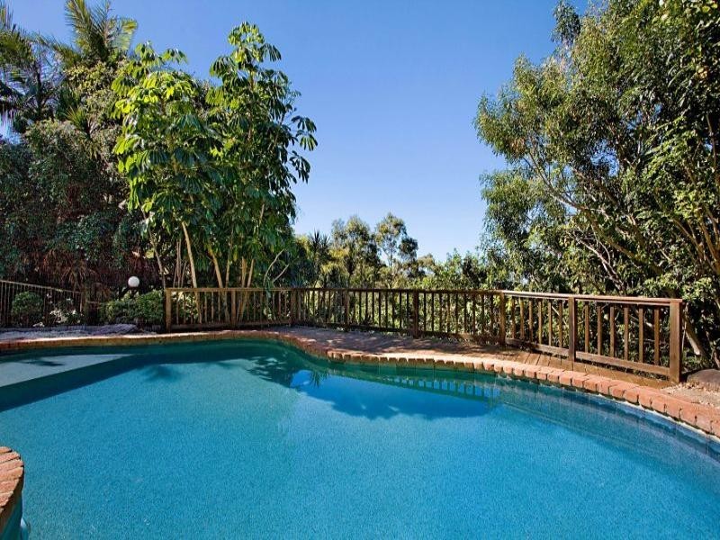 136 Simpsons Road, Currumbin Waters QLD 4223