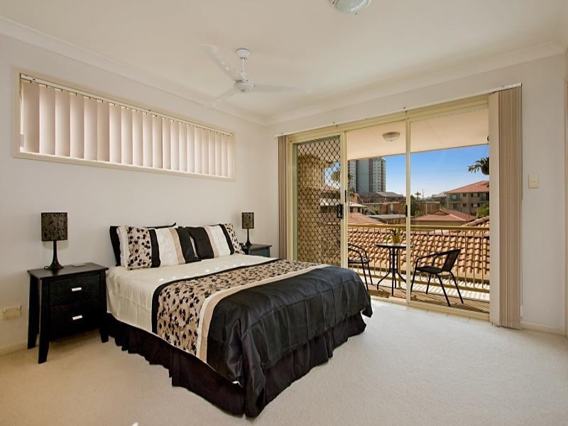 2/16 Molucca Avenue, Palm Beach QLD 4221