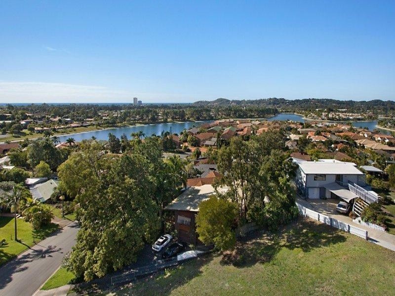 12 Swanbourne Way, Elanora QLD 4221