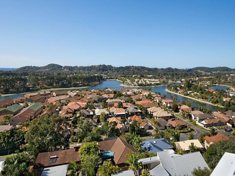 12 Swanbourne Way, Elanora QLD 4221