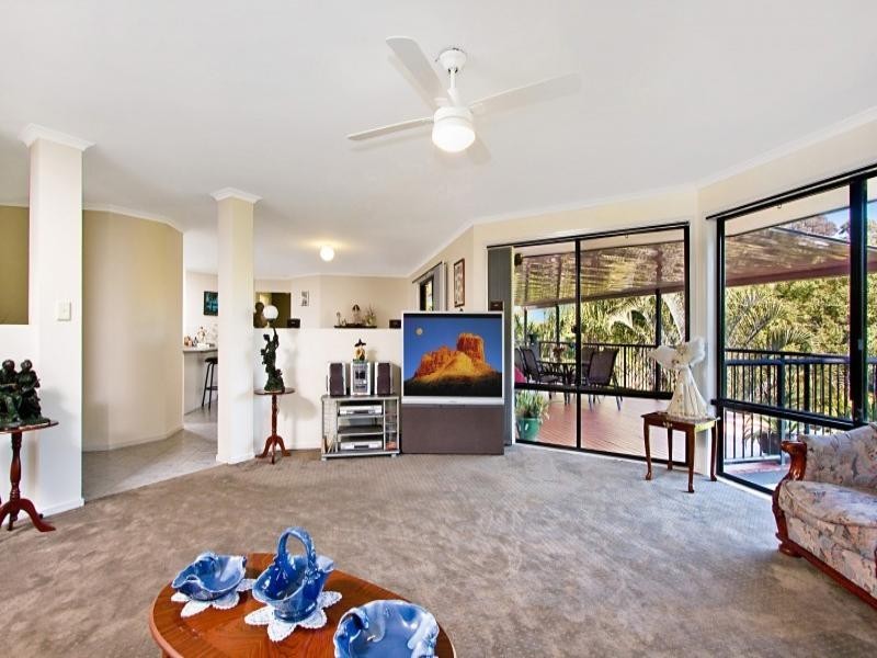 111 Valley Drive, Tallebudgera QLD 4228