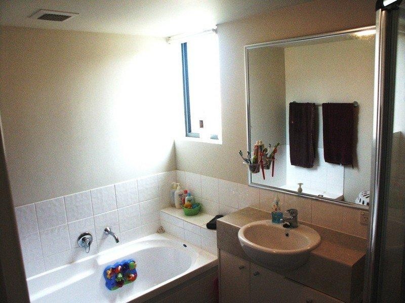 4/66 Mclean Street, Coolangatta QLD 4225