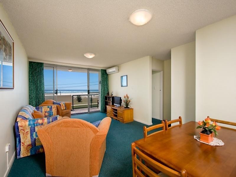 8/4 Musgrave Street, Kirra QLD 4225